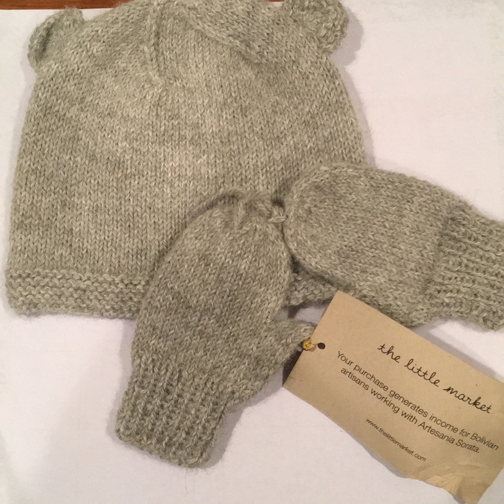 Hat and gloves